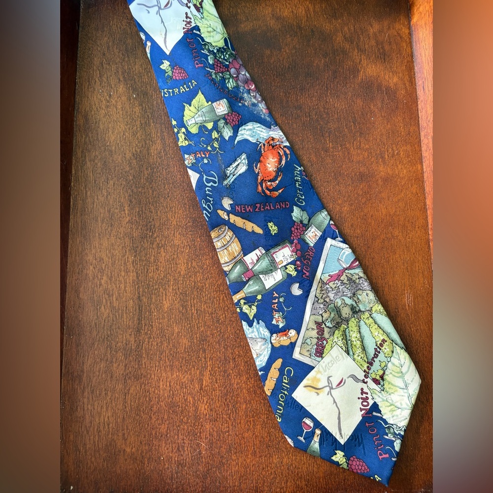 Nicole Miller Men’s Vintage 1994 Wine Enthusiast Colorful Tie w crab, grapes